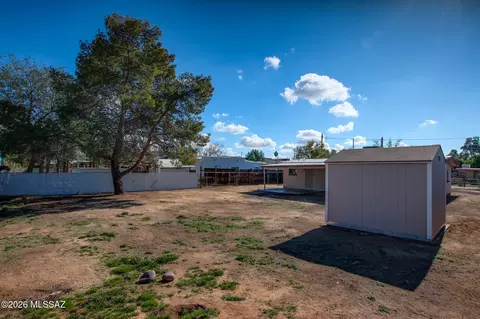 Exterior - 523 E Joan St, Tucson, AZ 85705 photo 2 of 10