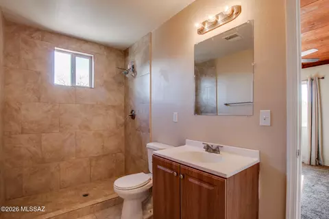 Bath - 523 E Joan St, Tucson, AZ 85705 photo 1 of 2