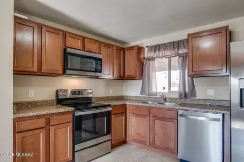 Kitchen - 523 E Joan St, Tucson, AZ 85705 photo 3 of 3