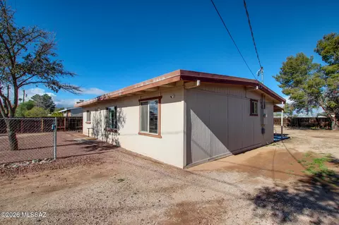 Exterior - 523 E Joan St, Tucson, AZ 85705 photo 9 of 10