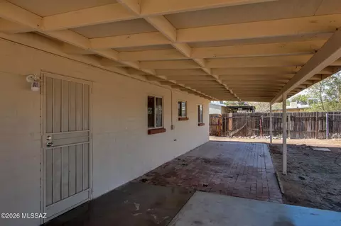 Exterior - 523 E Joan St, Tucson, AZ 85705 photo 6 of 10