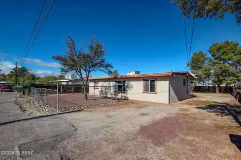 Exterior - 523 E Joan St, Tucson, AZ 85705 photo 8 of 10