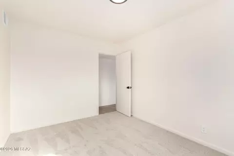 2601 E Warwick Vis, Tucson, AZ 85713 photo 13