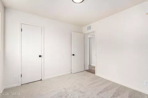 2601 E Warwick Vis, Tucson, AZ 85713 photo 9