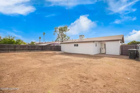 2601 E Warwick Vis, Tucson, AZ 85713 photo 23