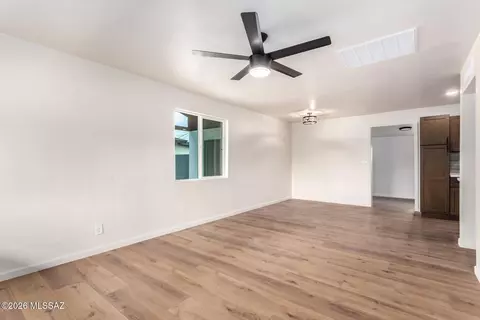 2601 E Warwick Vis, Tucson, AZ 85713 photo 4