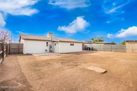 2601 E Warwick Vis, Tucson, AZ 85713 photo 22