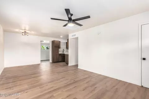 2601 E Warwick Vis, Tucson, AZ 85713 photo 7