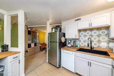 3936 N Pomona Rd, Tucson, AZ 85705