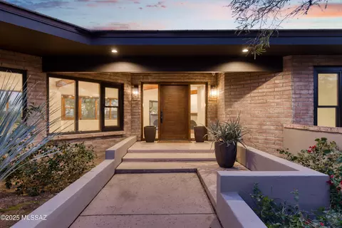 4740 N Hacienda Del Sol Rd, Tucson, AZ 85718