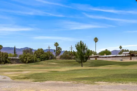 8537 E Pine Valley Dr, Tucson, AZ 85710 photo 6