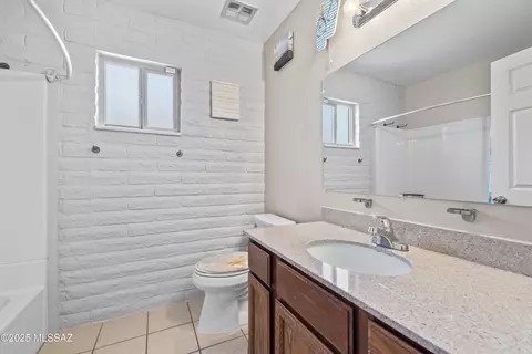 8537 E Pine Valley Dr, Tucson, AZ 85710 photo 18