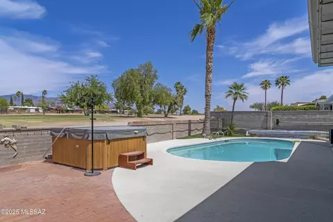 8537 E Pine Valley Dr, Tucson, AZ 85710 photo 23