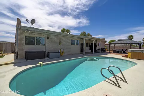8537 E Pine Valley Dr, Tucson, AZ 85710 photo 22
