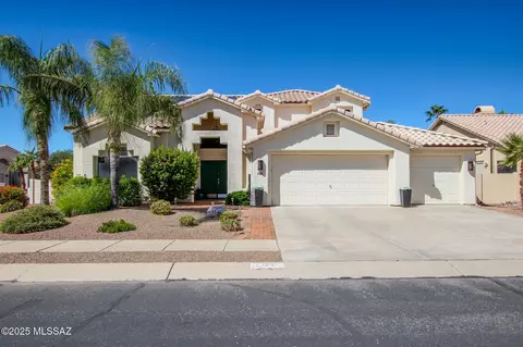 8279 N Westcliff Dr, Tucson, AZ 85743