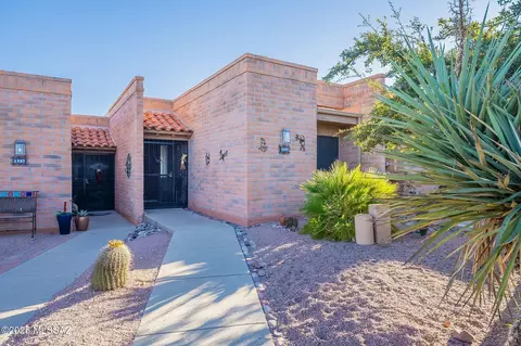 1393 W Desert Hills Dr, Green Valley, AZ 85622