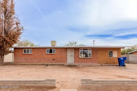 4410 E Calle Aurora, Tucson, AZ 85711