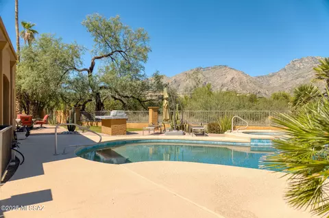 Exterior - 6656 E Circulo Otono, Tucson, AZ 85750 photo 5 of 10