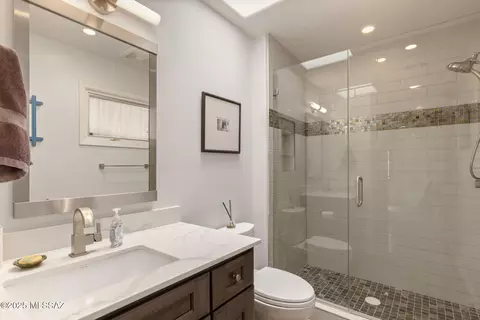 Bath - 6656 E Circulo Otono, Tucson, AZ 85750 photo 4 of 6