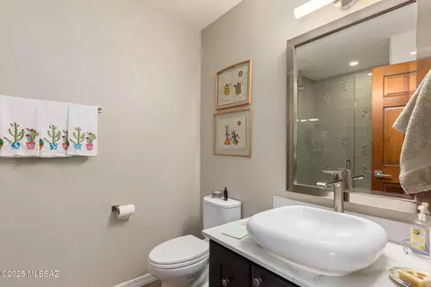 Bath - 6656 E Circulo Otono, Tucson, AZ 85750 photo 5 of 6