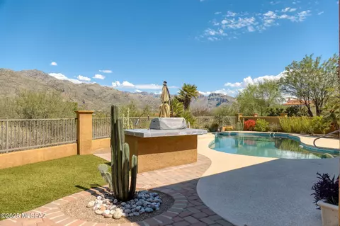 Exterior - 6656 E Circulo Otono, Tucson, AZ 85750 photo 8 of 10