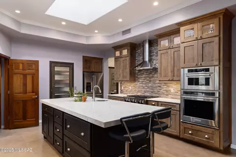 Kitchen - 6656 E Circulo Otono, Tucson, AZ 85750 photo 1 of 5