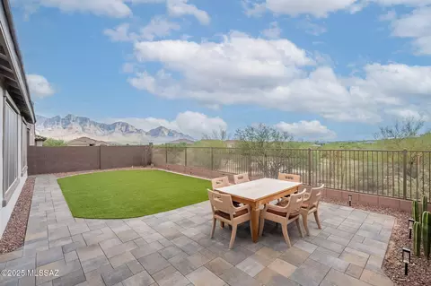 13293 N Sanidine Dr, Oro Valley, AZ 85755