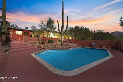 6530 N Camino De La Karina, Tucson, AZ 85718