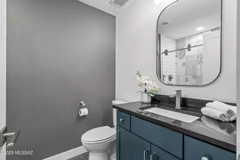 Bath - 65221 E Diamond Ridge Ct, Tucson, AZ 85739 photo 3 of 4