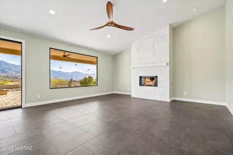 Living - 65221 E Diamond Ridge Ct, Tucson, AZ 85739 photo 2 of 6