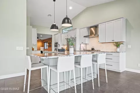 Kitchen - 65221 E Diamond Ridge Ct, Tucson, AZ 85739 photo 1 of 8