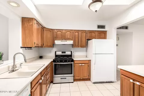 Kitchen - 6322 E Colgate Dr, Tucson, AZ 85710 photo 2 of 3
