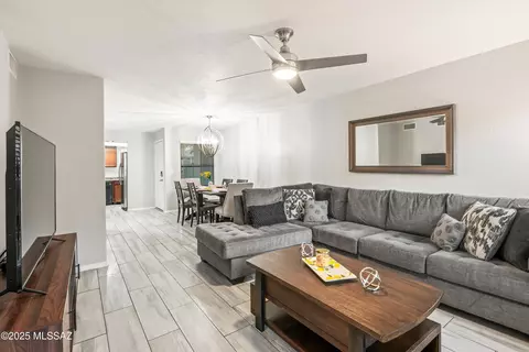 5800 N Kolb Rd #1104, Tucson, AZ 85750