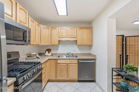 Kitchen - 5741 E 33rd St, Tucson, AZ 85711 photo 2 of 4