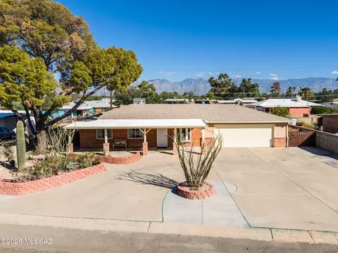 View/Area - 5741 E 33rd St, Tucson, AZ 85711 photo 1 of 2
