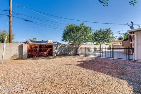 Exterior - 5741 E 33rd St, Tucson, AZ 85711 photo 7 of 8