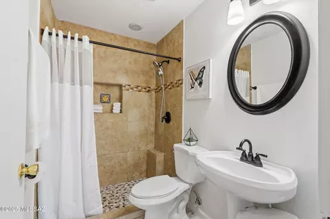 Bath - 5741 E 33rd St, Tucson, AZ 85711 photo 1 of 1