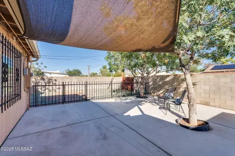 Exterior - 5741 E 33rd St, Tucson, AZ 85711 photo 4 of 8