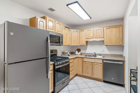 Kitchen - 5741 E 33rd St, Tucson, AZ 85711 photo 1 of 4