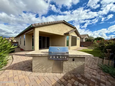 13834 E Cardemore Dr, Vail, AZ 85641
