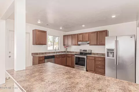 Kitchen - 6517 E Cooper St, Tucson, AZ 85710 photo 3 of 3