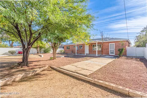 Exterior - 6517 E Cooper St, Tucson, AZ 85710 photo 4 of 6