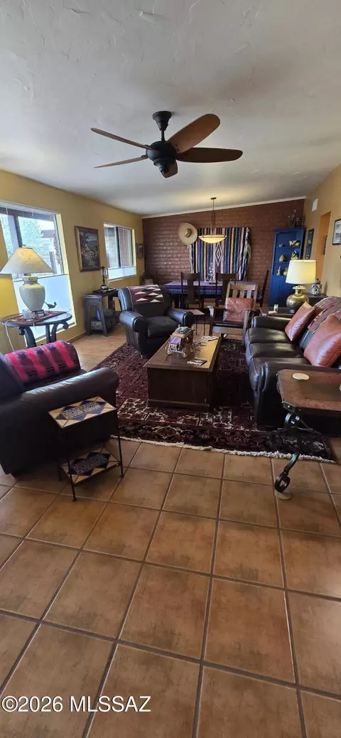 Living - 1002 E Geneva St, Sunsites, AZ 85625 photo 2 of 3