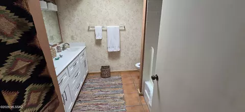 Bath - 1002 E Geneva St, Sunsites, AZ 85625 photo 2 of 3