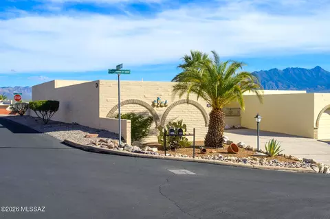 841 W La Calandria, Green Valley, AZ 85622