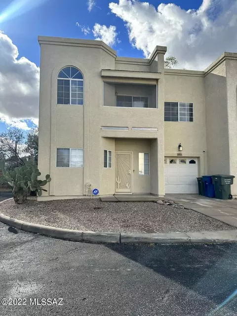 2878 E Vespers Pl E, Tucson, AZ 85716