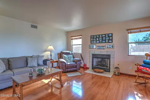 Living - 10236 E Buffaloberry Loop, Tucson, AZ 85748 photo 5 of 5