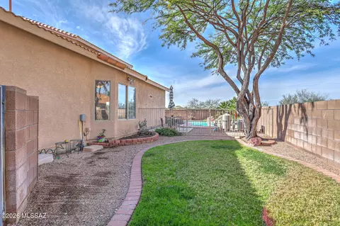 Exterior - 10236 E Buffaloberry Loop, Tucson, AZ 85748 photo 10 of 16