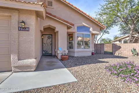 Exterior - 10236 E Buffaloberry Loop, Tucson, AZ 85748 photo 2 of 16