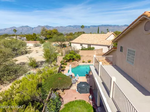 View/Area - 10236 E Buffaloberry Loop, Tucson, AZ 85748 photo 4 of 5